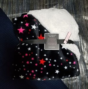 Victoria's Secret Sherpa Throw Blanket